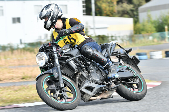 バイクのコーナリング入門～カーブが怖い・苦手なライダーは基本に戻ろう！