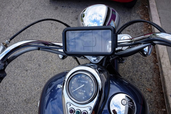 バイクのスマホホルダーのタイプや選び方、おすすめメーカーなど