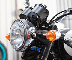 バイクのポジションランプが義務化へ！サイドリフレクターやデイライトに関する改正点もチェック